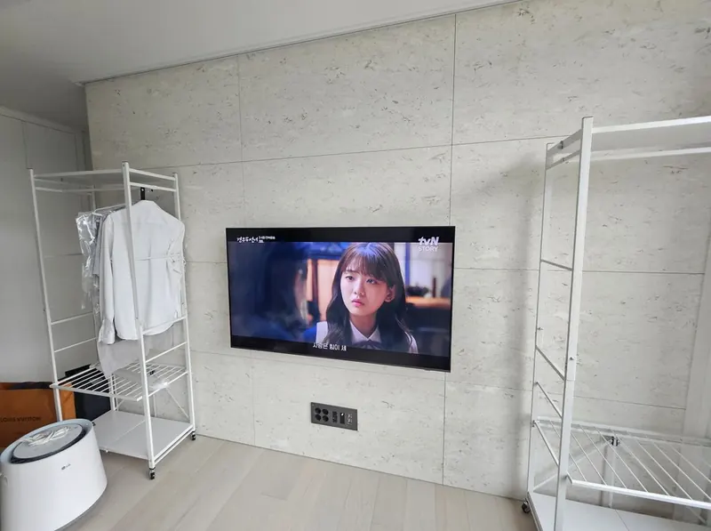 개포자이 프레지던스 무타공 벽걸이TV 측면