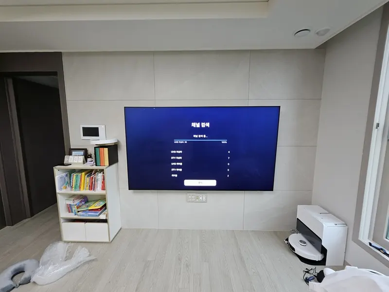 판교 풍경채 어바니티 무타공 벽걸이TV 설치직후